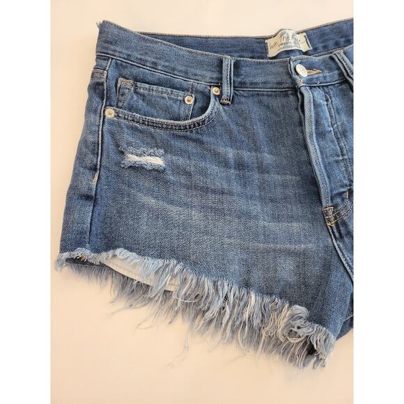 We The Free Distressed Denim Shorts Cut Off Frayed Button Fly High Rise Women 28 - Picture 4 of 11